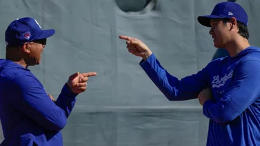 MLB: Shohei Ohtani le gasta una inesperada y divertida broma al mánager Dave Roberts (+Video)