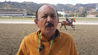 Jesús Romero Rojas con la intención de tomarse la foto en más de una ocasión en La Rinconada