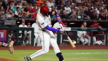 MLB: ¡Increíble! Un elevado de sacrificio se convierte en un insólito barre bases en Spring Training (+Video) MLB: ¡Increíble! Un elevado de sacrificio se convierte en un insólito barre bases en Spring Training (+Video)