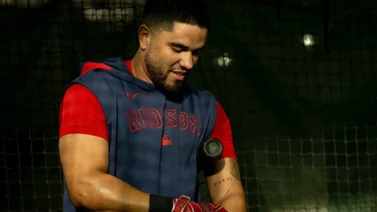 MLB: Carlos Narváez recibe elogios de Alex Cora pero tiene dura competencia en Boston