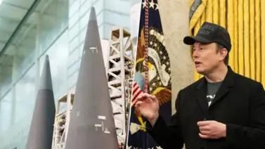 Elon Musk recontrata empleados expertos en armas nucleares tras despido masivo