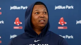 MLB: Alex Cora define la posición de Rafael Devers