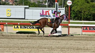 Aquí la observamos en plena carrera en el óvalo caraqueño.