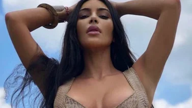 Kim Kardashian luce sensacional con bikini en color azul (+Imagen)