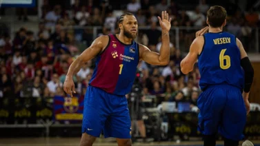 Euroliga: Justin Anderson sigue sorprendiendo desde el triple con este acrobático lanzamiento (+Video)