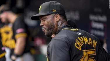 MLB: Aroldis Chapman reveló que fue lo que hizo con su primer cheque como profesional (+Video)