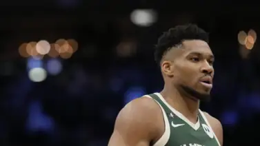 Milwaukee Bucks a un paso de enviar a Antetokounmpo junto a Curry Milwaukee Bucks a un paso de enviar a Antetokounmpo junto a Curry