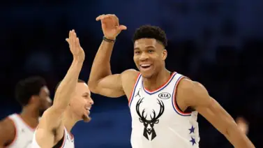 La unión Curry y Antetokounmpo cada vez más cerca de hacerse realidad La unión Curry y Antetokounmpo cada vez más cerca de hacerse realidad
