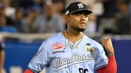 LVBP: Adrián Almeida pide disculpas por el uso de una polémica franela