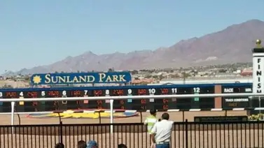 Bottle of Rouge de Bob Baffert encabeza la lista del Sunland Park Oaks rumbo a la carrera de los lirios Bottle of Rouge de Bob Baffert encabeza la lista del Sunland Park Oaks rumbo a la carrera de los lirios