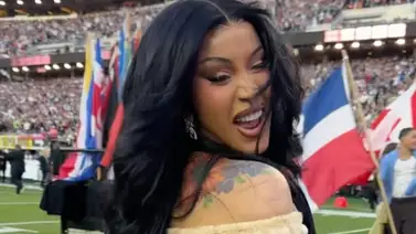 Cardi B tiene un accidente en pleno concierto y culpa al gobierno de Estados Unidos Cardi B tiene un accidente en pleno concierto y culpa al gobierno de Estados Unidos