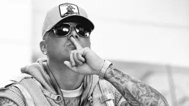 El reggaetonero Wisin ratifica su fe y se bautiza en el Río Jordán El reggaetonero Wisin ratifica su fe y se bautiza en el Río Jordán