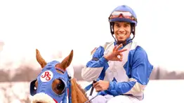 Jockey puertorriqueño se luce con tres victorias este viernes en Aqueduct