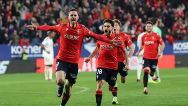 Osasuna sorprende al Real Madrid con triunfo agónico y echa una ayuda al FC Barcelona Osasuna sorprende al Real Madrid con triunfo agónico y echa una ayuda al FC Barcelona