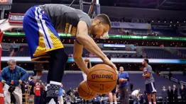 El efecto Curry: La guerra de las marcas llega a su punto crítico con ANTA como favorita