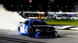 Tyler Reddick del equipo de Michael Jordan le pone sello histórico a la temporada de la Nascar