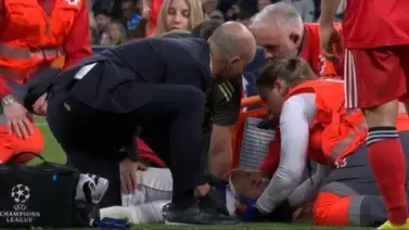 Raúl Asencio sale en camillas y enciende las alarmas en Real Madrid Raúl Asencio sale en camillas y enciende las alarmas en Real Madrid