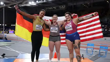 ¡Baño de oro! Esta atleta hace historia con la primera dorada en el Mundial de Atletismo ¡Baño de oro! Esta atleta hace historia con la primera dorada en el Mundial de Atletismo