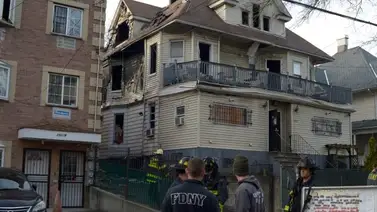 Incendio de varios departamentos ilegales causa estragos en Nueva York Incendio de varios departamentos ilegales causa estragos en Nueva York