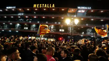 ¡Lamentable! Así recibieron los aficionados del Valencia al autobús del Real Madrid (+Video) ¡Lamentable! Así recibieron los aficionados del Valencia al autobús del Real Madrid (+Video)