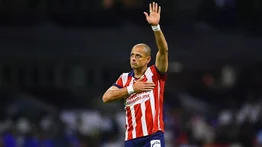 Liga MX: Mira como Chicharito Hernández no se queda callado ante críticas de un fanático