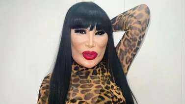 Por esta razón la vedette Lyn May asegura que Jennifer López, Karol G y Anitta copian sus icónicos looks (+Imágenes)
