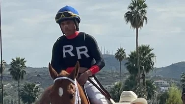 Jockey criollo gana tres y toma la estadística en este hipódromo de Estados Unidos