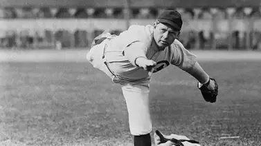 MLB: Conoce al lanzador que entró al Salón de la Fama con... ¡tres dedos! MLB: Conoce al lanzador que entró al Salón de la Fama con... ¡tres dedos!