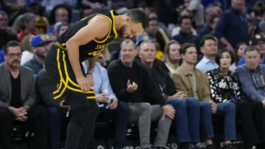 NBA: ¡Tiembla Golden State! Stephen Curry sale del juego ante Chicago por esta razón