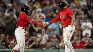 MLB: Masataka Yoshida y Rafael Devers aterrizan en la República Dominicana (+foto)