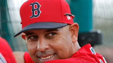 MLB: El gesto de Alex Cora con un niño en la República Dominicana (+Video)