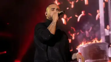 Don Omar enfurece en pleno concierto y le reclama a Daddy Yankee Don Omar enfurece en pleno concierto y le reclama a Daddy Yankee