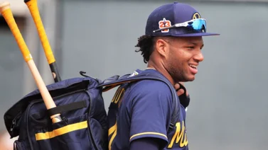 MLB: Jackson Chourio sigue encendido con el madero y castigó a Chicago Cubs