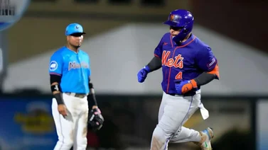 MLB: Francisco Álvarez muestra que también corre bien las bases (+ Video)