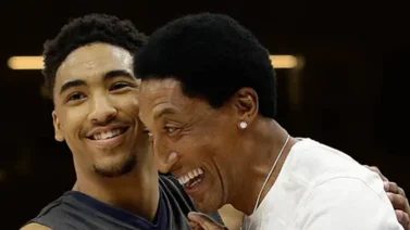 NBA: ¡Frente a su padre! Mira la espectacular clavada de Scotty Pippen Jr. 