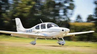 Familia sobrevive a un accidente aéreo en California