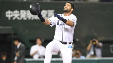 ¡Poderoso! Ernesto Mejía regresa al beisbol japonés con este dantesco cuadrangular (+Video)