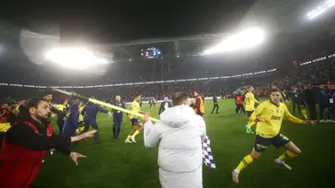 ¡Lamentable! Las terroríficas imágenes de violencia tras el partido entre Trabzonspor y Fenerbahce (+Video) ¡Lamentable! Las terroríficas imágenes de violencia tras el partido entre Trabzonspor y Fenerbahce (+Video)