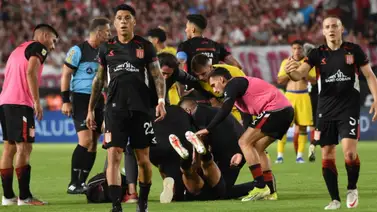 ¡Fuertes imágenes! Jugador convulsiona durante el partido entre Estudiantes y Boca Juniors (+Video) ¡Fuertes imágenes! Jugador convulsiona durante el partido entre Estudiantes y Boca Juniors (+Video)