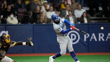 MLB: ¡Mangú Power! Teoscar Hernández no perdió tiempo en su debut con los Dogders (+Video)