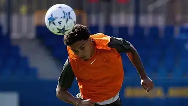 Hijo de una leyenda brasileña entrena con el primer equipo del Barcelona Hijo de una leyenda brasileña entrena con el primer equipo del Barcelona