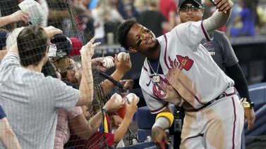 MLB: Fanáticos de Atlanta se derriten en elogios para Ronald Acuña Jr. (+Video)