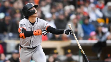 MLB: Jung Hoo Lee fue bautizado tras su primer jonrón con Gigantes (+Video)