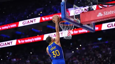 NBA: ¡Un giro de 180°! Así ha cambiado la liga entre las dos ultimas clavadas de Stephen Curry NBA: ¡Un giro de 180°! Así ha cambiado la liga entre las dos ultimas clavadas de Stephen Curry