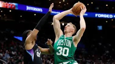 Sam Hauser desató su poder ofensivo con récord en triples y los Celtics extienden su racha ganadora Sam Hauser desató su poder ofensivo con récord en triples y los Celtics extienden su racha ganadora