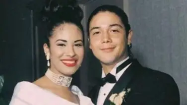 Viudo de Selena Quintanilla se conmueve al leer carta que escribió antes de casarse Viudo de Selena Quintanilla se conmueve al leer carta que escribió antes de casarse