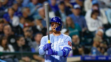 MLB: Pelotazo a Bobby Witt Jr enciende las alarmas en Kansas City (+Video)