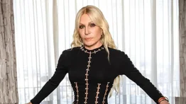 Donatella Versace renuncia a la dirección de Versace: ¿Cuál es su futuro?