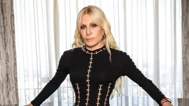 Donatella Versace renuncia a la dirección de Versace: ¿Cuál es su futuro?