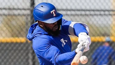 MLB: Adolis García despachó primer bambinazo de la primavera (+Video)